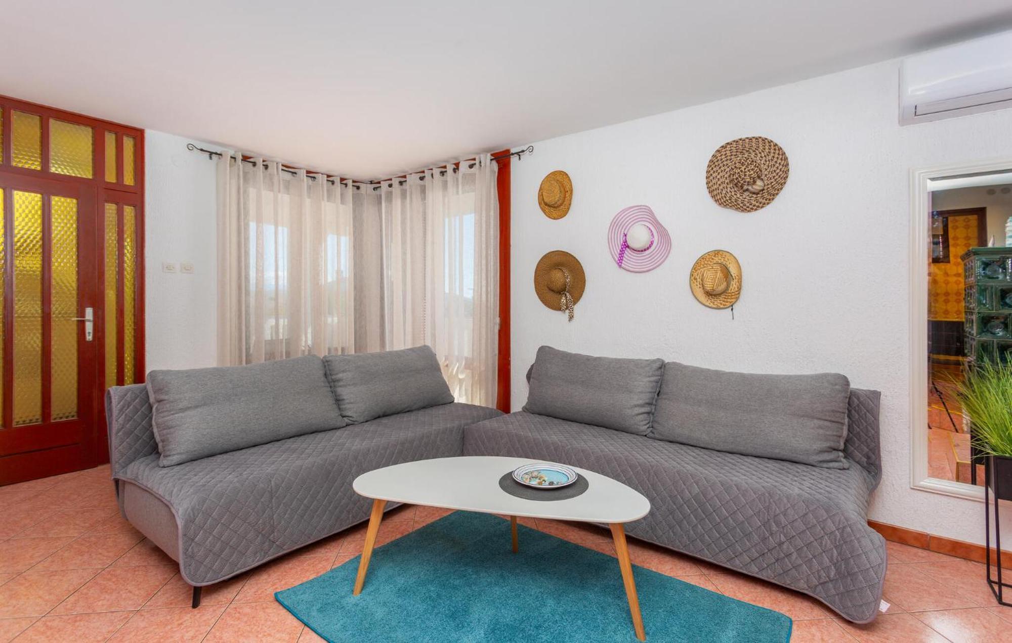 3 Bedroom Stunning Apartment In Krk Krk Town Luaran gambar