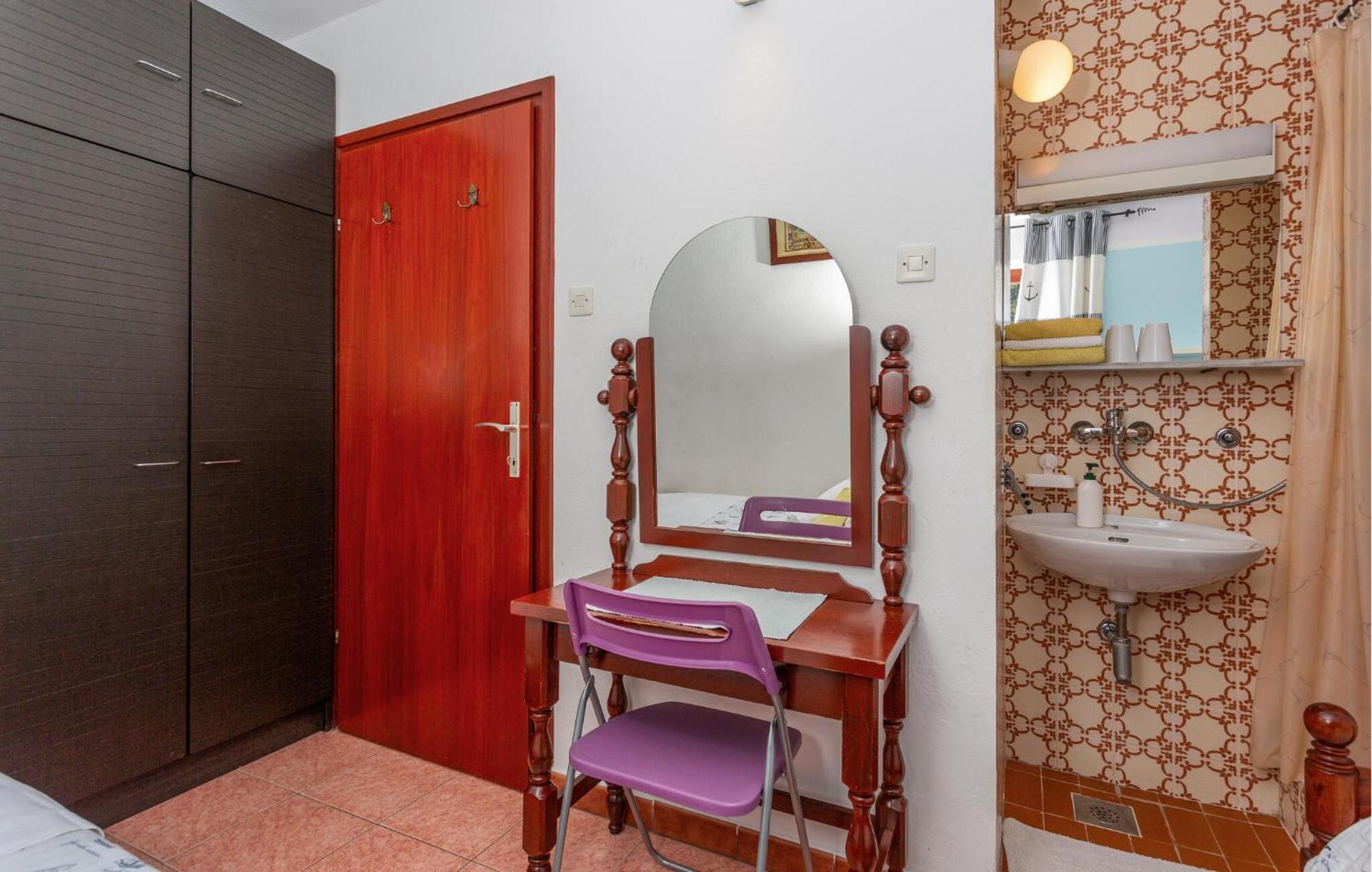 3 Bedroom Stunning Apartment In Krk Krk Town Luaran gambar