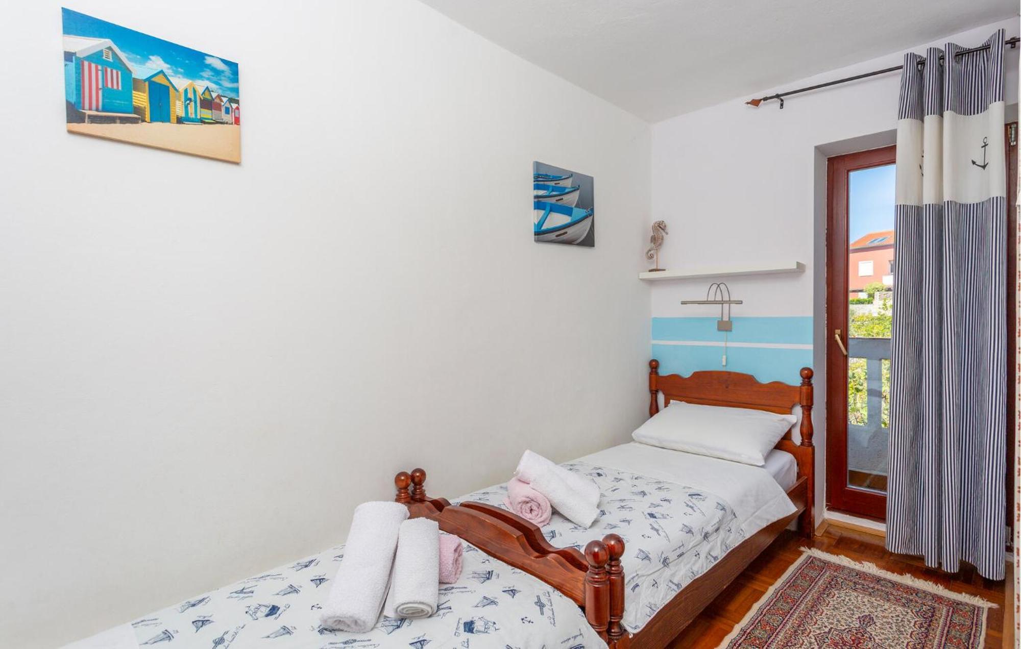 3 Bedroom Stunning Apartment In Krk Krk Town Luaran gambar