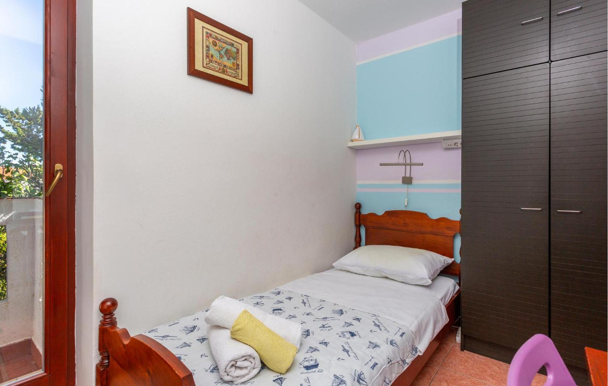 3 Bedroom Stunning Apartment In Krk Krk Town Luaran gambar