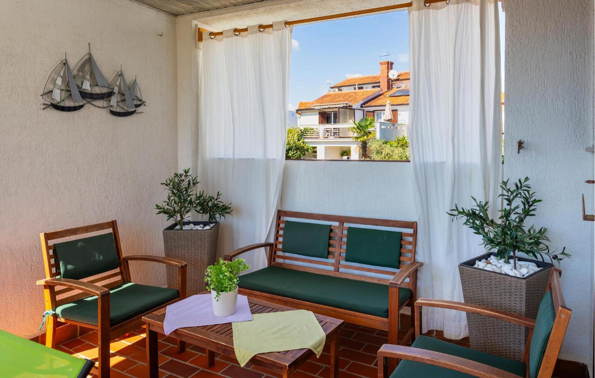 3 Bedroom Stunning Apartment In Krk Krk Town Luaran gambar