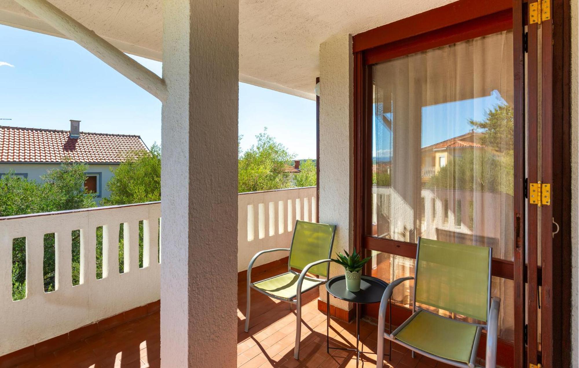 3 Bedroom Stunning Apartment In Krk Krk Town Luaran gambar