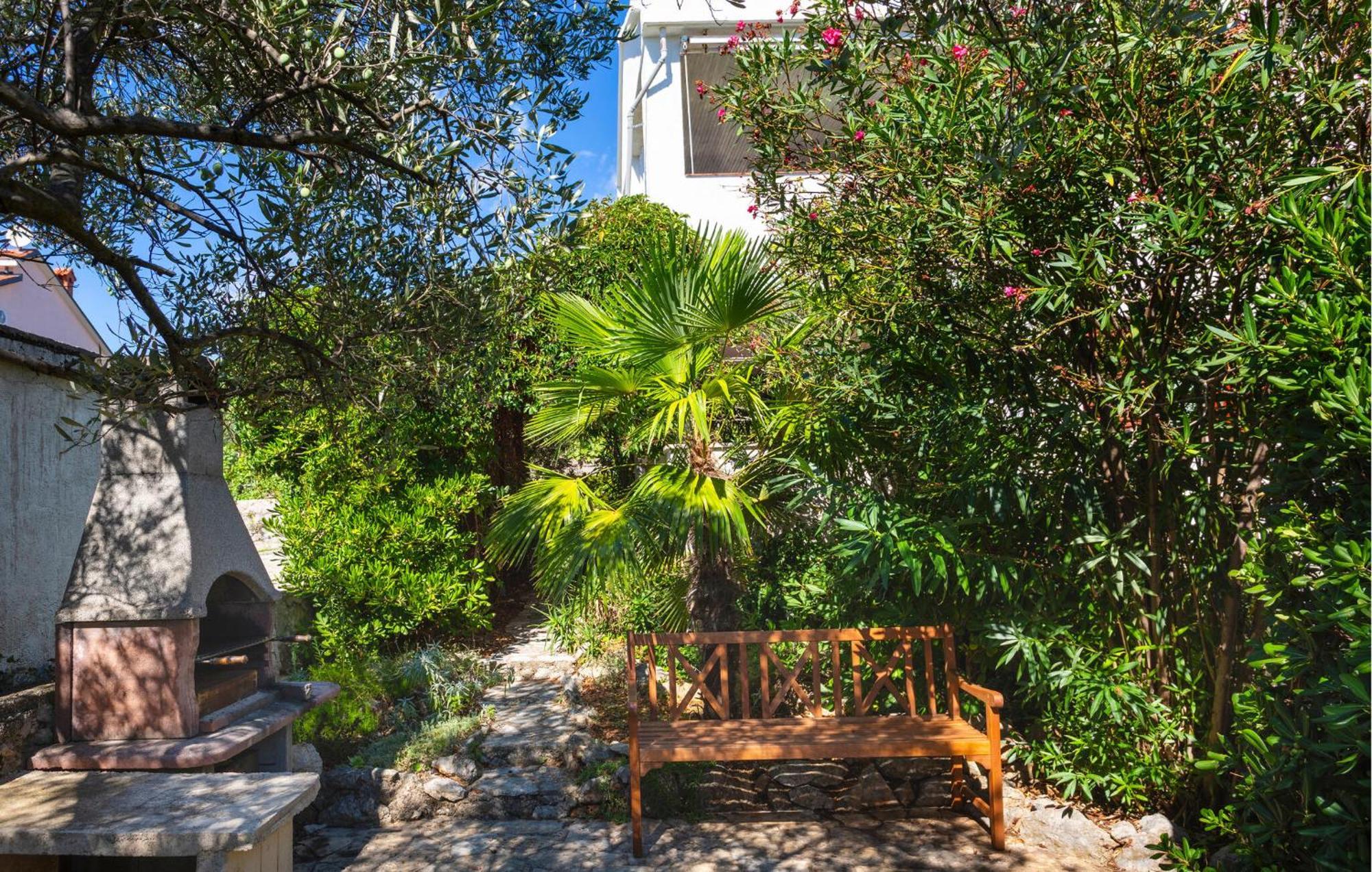 3 Bedroom Stunning Apartment In Krk Krk Town Luaran gambar